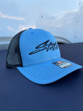 Load image into Gallery viewer, BLUE/BLACK STATIK HAT
