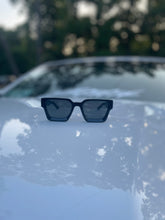 Load image into Gallery viewer, STATIK SUNGLASSES
